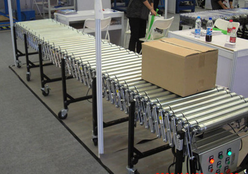 伸縮輥筒輸送機(jī)運(yùn)行圖，hpzyl.com